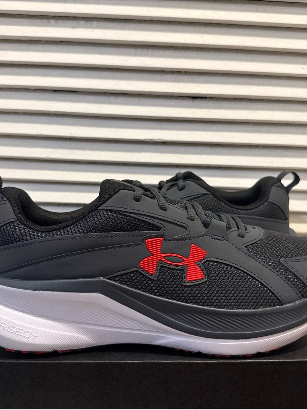 New Under Armour Charged+ Assert 11 Running Shoes Men’s Size 11.5 6006723-016